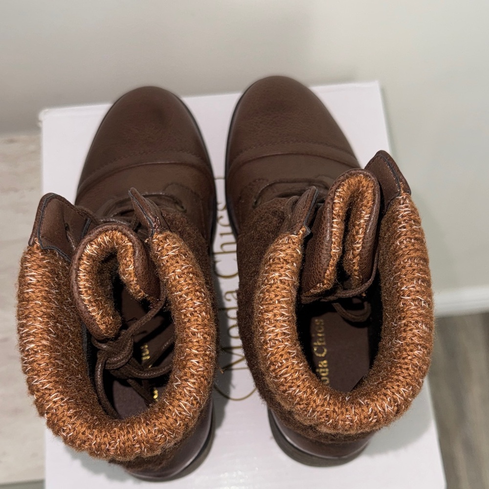 Cozy Brown Combat Boots with Knit Cuff - Picture 5 of 7